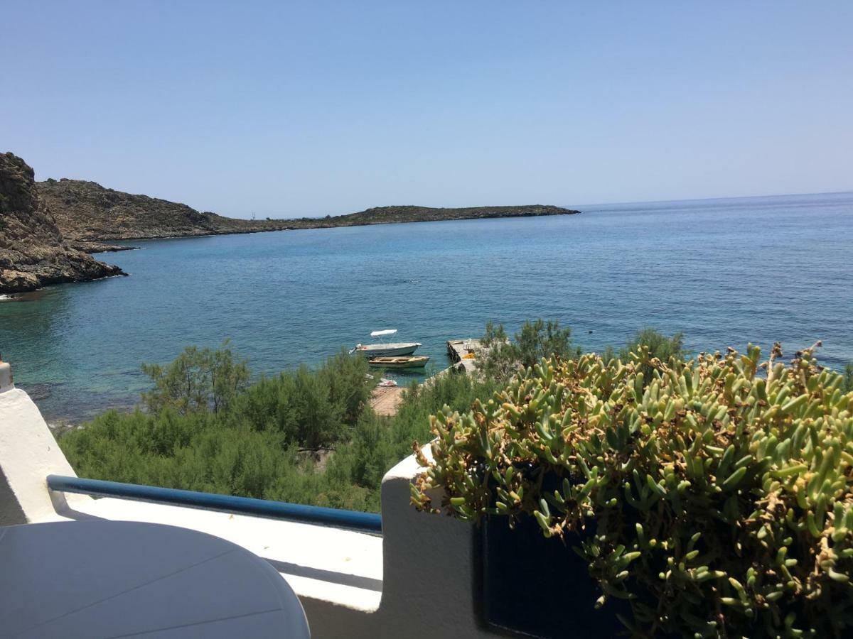 Taverna Akrogiali Lutró Exterior foto