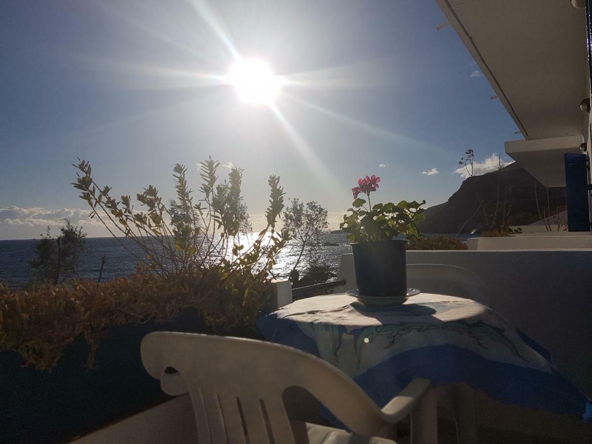 Taverna Akrogiali Lutró Exterior foto