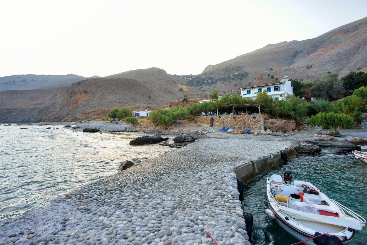 Taverna Akrogiali Lutró Exterior foto